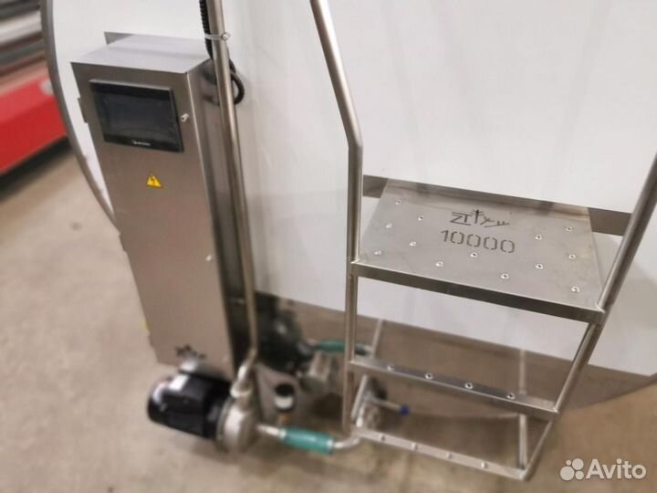 Охладитель молока закрытого типа 3000 литров