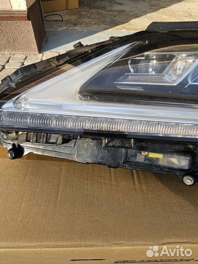 Фара левая в сборе Lexus 570