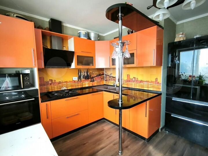 3-к. квартира, 89 м², 4/10 эт.