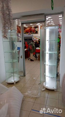 Витрина стеклянная