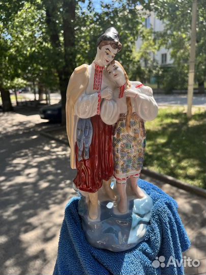 Статуэтка «Майская ночь«