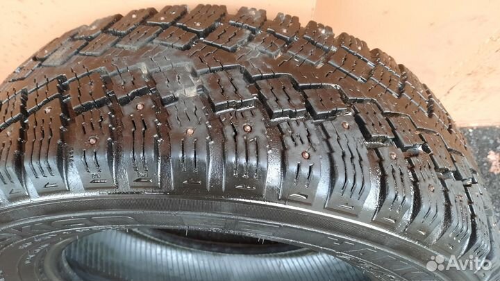 Nokian Tyres Hakkapeliitta 1 215/65 R16C