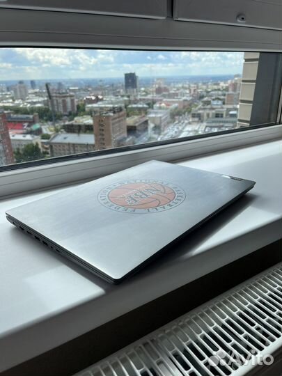 Стильный мощный ноутбук Lenovo IdeaPad