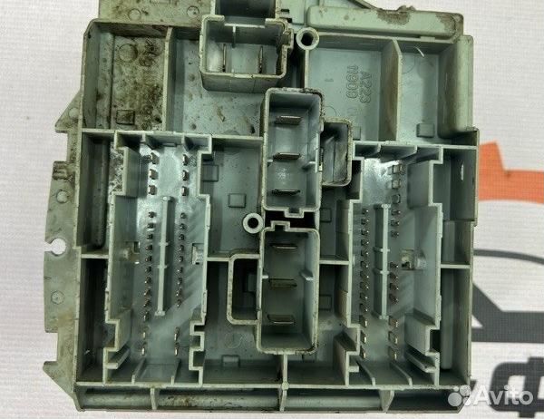 Блок предохранителей под капот Citroen Jumper