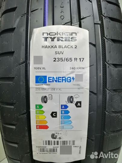 Nokian Tyres Hakka Black 2 SUV 235/65 R17 108V