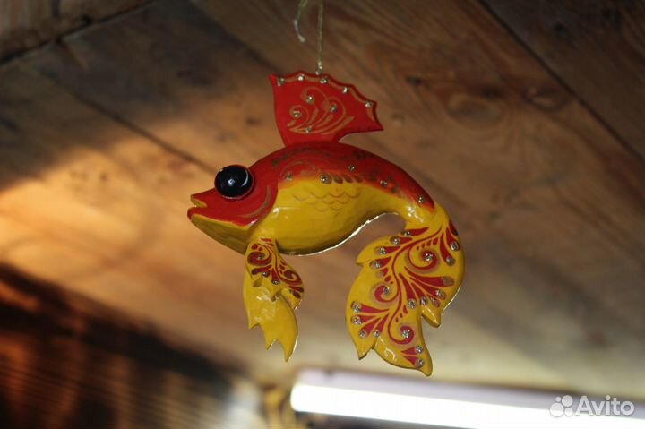 Золотая рыбка деревянная