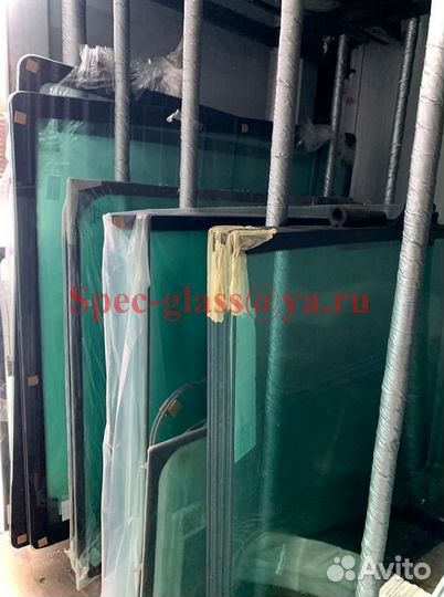 Стекло переднее на Бульдозер Caterpillar D6g2xl