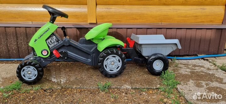 Машинка-каталка на педалях трактор с прицепом