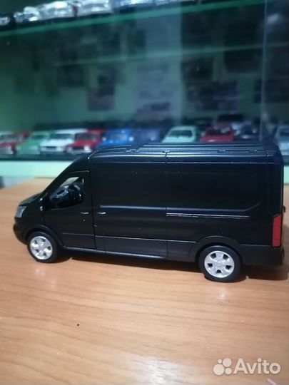 Машинка Ford Transit Van 2018