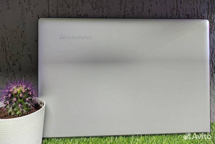 Ноутбук Lenovo IdeaPad 330-15ISK i3/R5 M430/SSD/8G