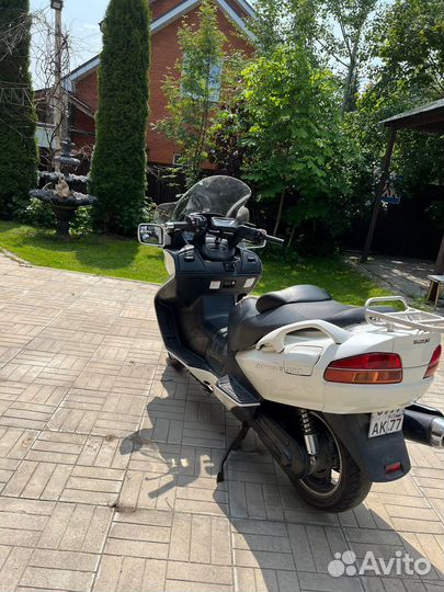 Suzuki SkyWave 650