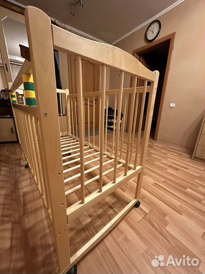 Детская кроватка