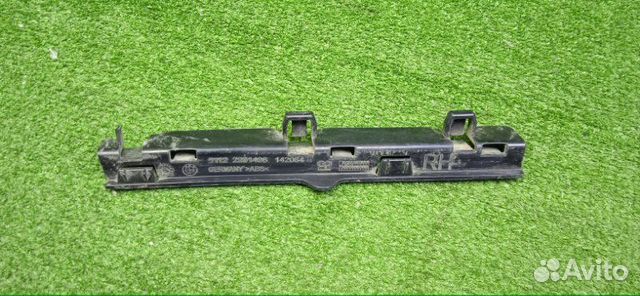 Кронштейн передний правый Bmw X1 2009