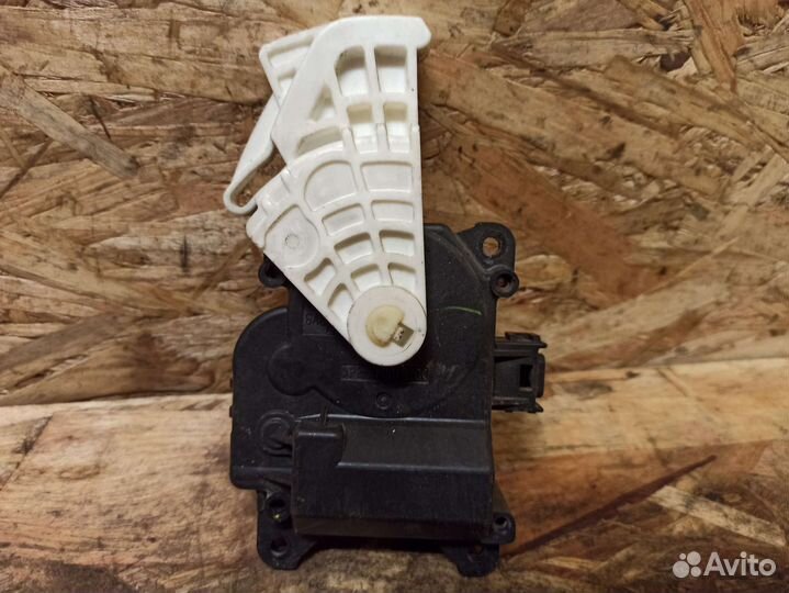 Сервопривод заслонки Toyota Corolla E150