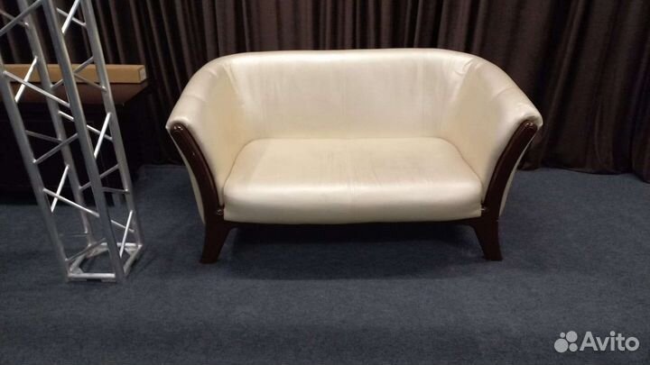 Перетяжка мягкой мебели