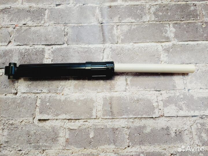 Амортизатор на авто audi ку7 4M0616031AF задний