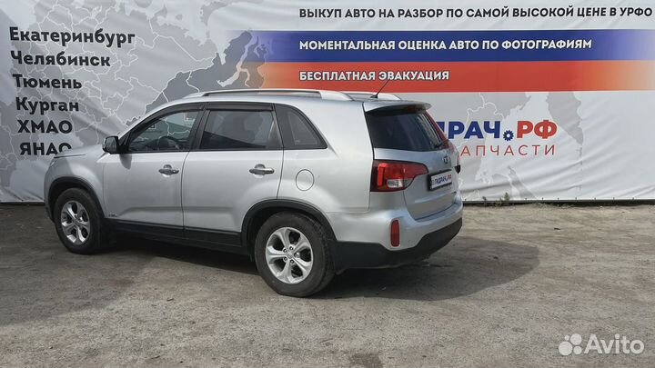 Трос стояночного тормоза центральный Kia Sorento