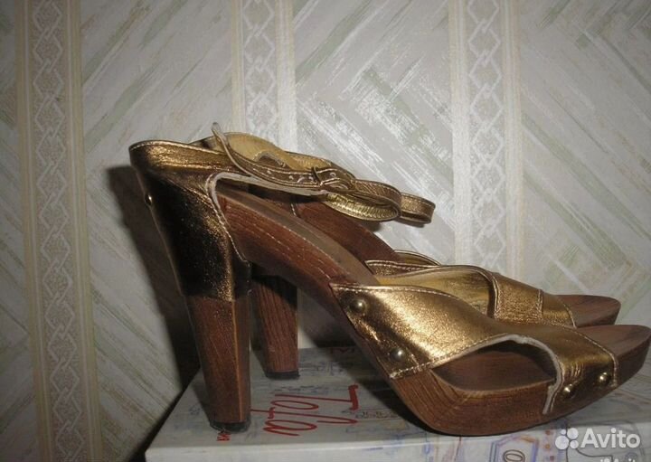 Босоножки - сабо 37-38 золотые дерево- кожа пресс
