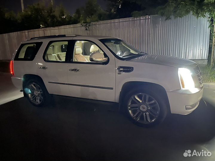 Cadillac Escalade 6.0 AT, 2010, 240 000 км