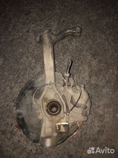 Цапфа кулак передняя правая Audi A6 C6