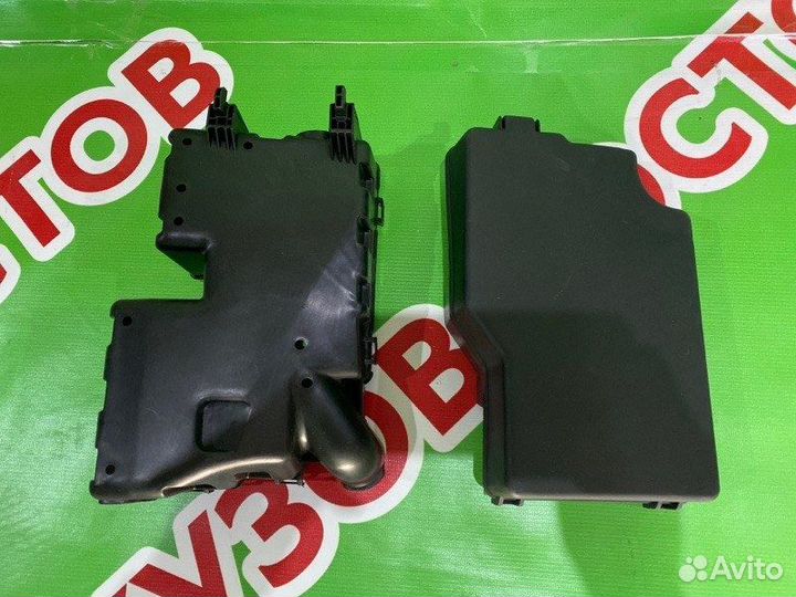 Корпус блока предохранителей Mazda 3 BL 2009-2013