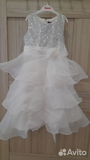 Платье праздничное