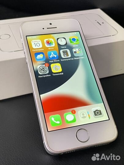 iPhone SE, 32 ГБ