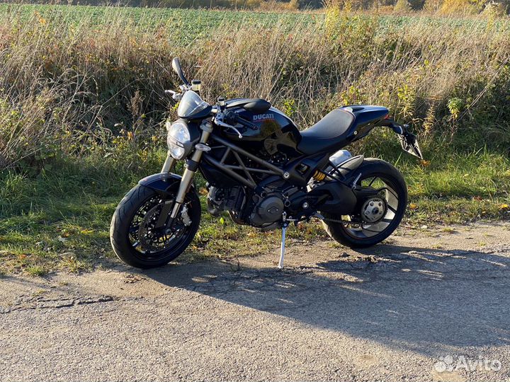 Ducati Monster 1100 EVO