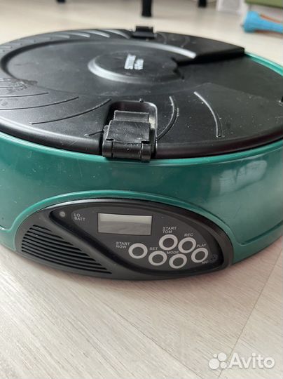 Автоматическая кормушка для кошек или собак