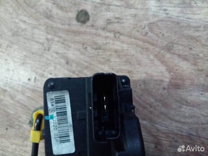 Замок двери задней левой Hyundai i20 2008-2014