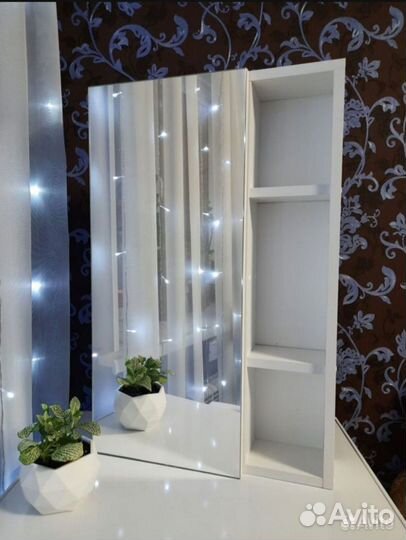 Шкафчик настенный