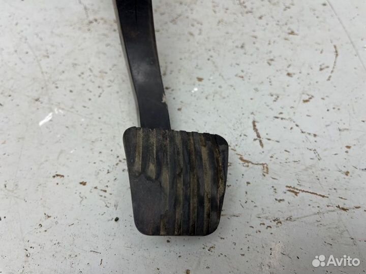 Педаль сцепления Chevrolet Lacetti хэтчбек 2006