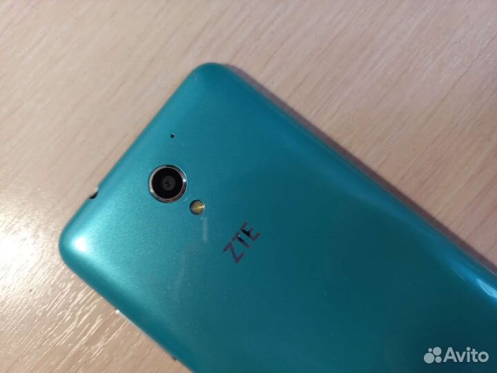 Телефон ZTE