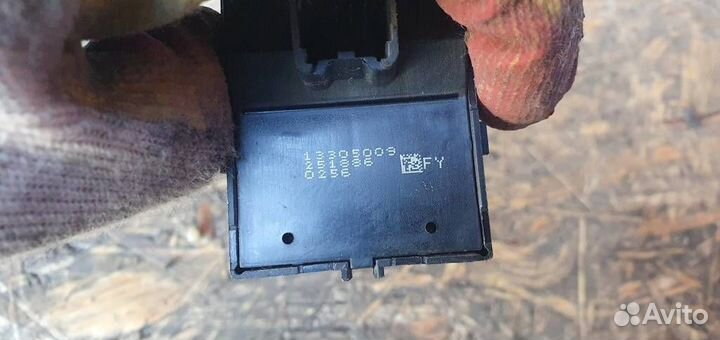 Блок управления стеклоподъемниками Opel Meriva B