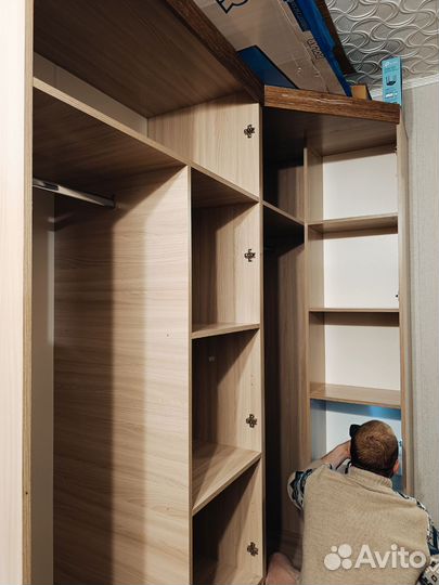 Шкаф хороший вместительный