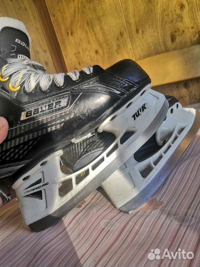 Хоккейные коньки bauer р. 31