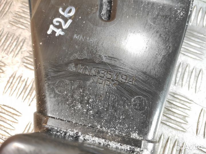 Воздухозаборник Mitsubishi Lancer 9