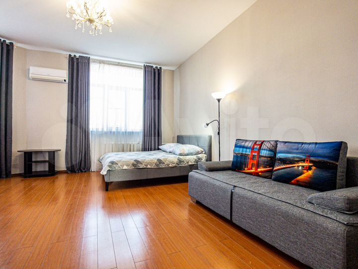 2-к. квартира, 80 м², 2/4 эт.