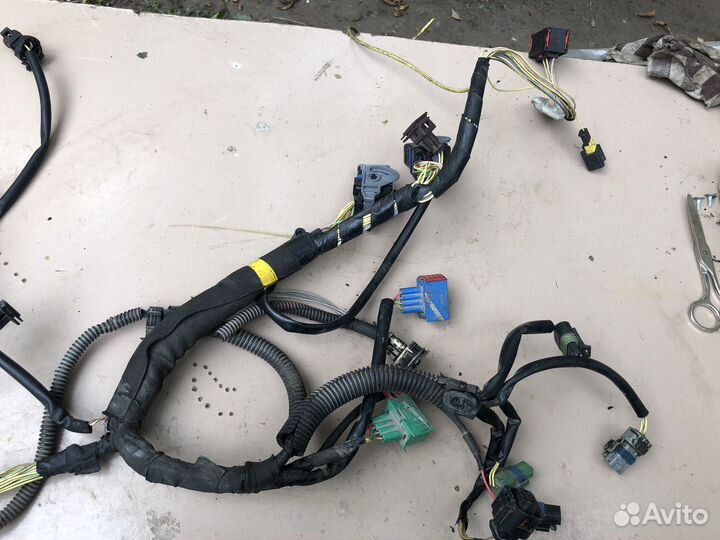 Проводка на двигатель (коса) Citroen C5
