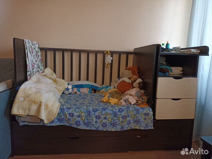 Детская кроватка трансформер с маятником