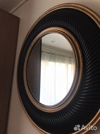 Зеркало в декоративной раме