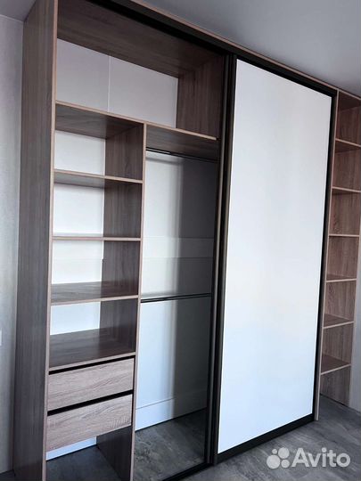 Двери с раздвижным механизмом