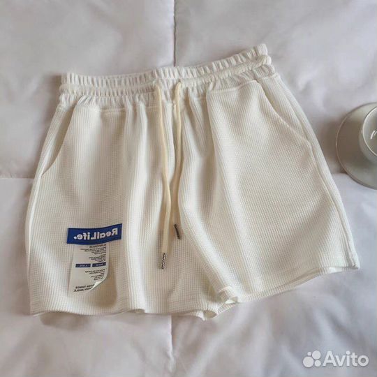 Шорты женские белые