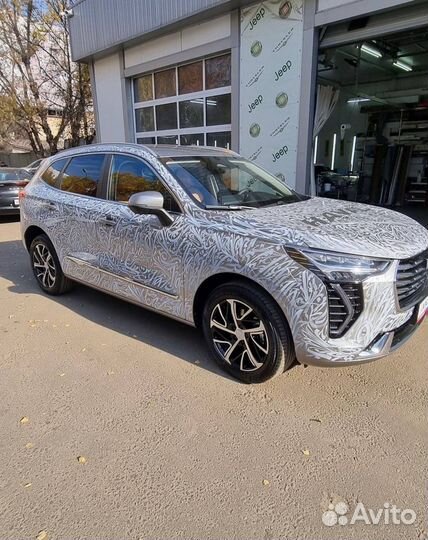 Оклейка автомобиля пленкой