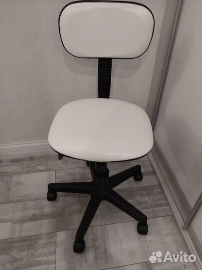 Стул новый