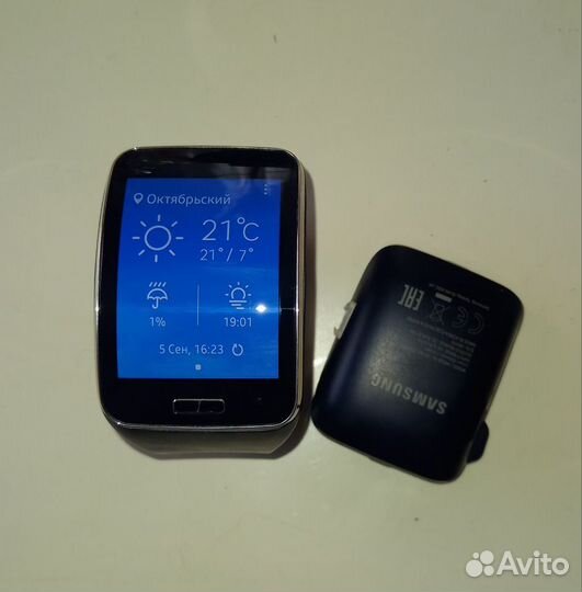 Смарт часы Samsung Gear SM-R750