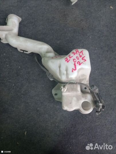 Бачок омывателя на mitsubishi colt Z23A