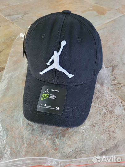 Кепка чёрная, р-р 56-58