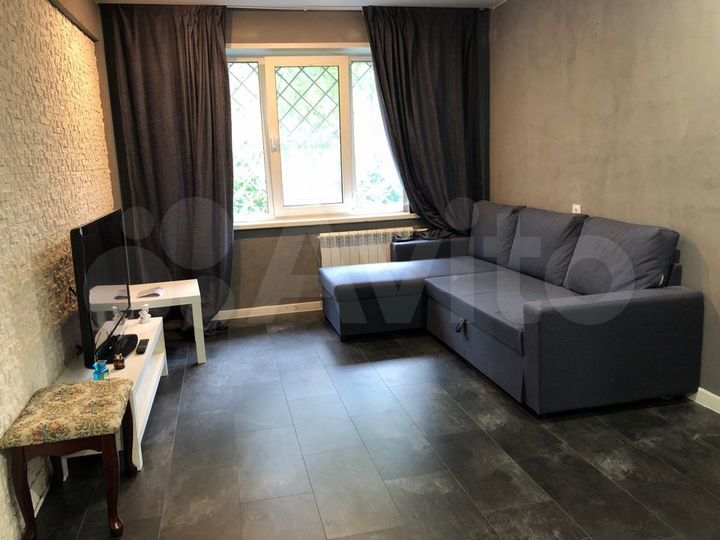 2-к. квартира, 42 м², 1/5 эт.