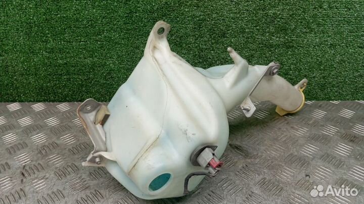 Бачок стеклоомывателя Dodge Challenger 3